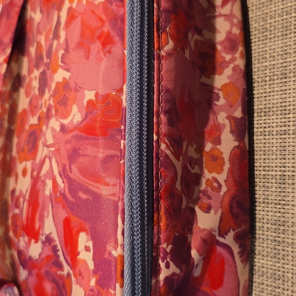 BELK BRAND WOMEN'S PINK & RED FLORAL MAKEUP COSMETIC BAG - Picture 2 of 9